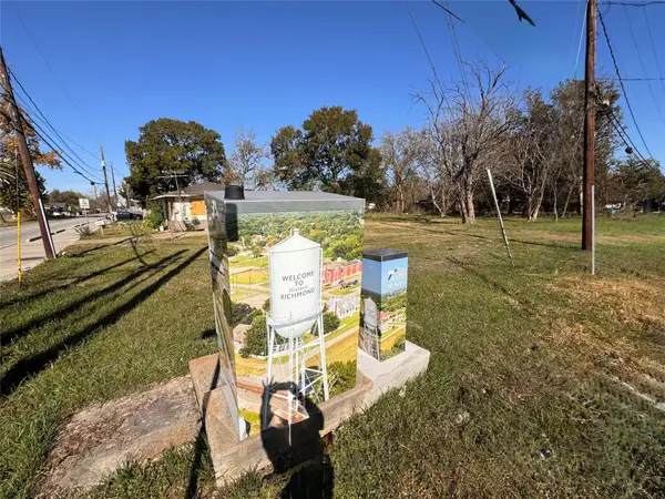 206 Collins Road, Richmond, TX 77469