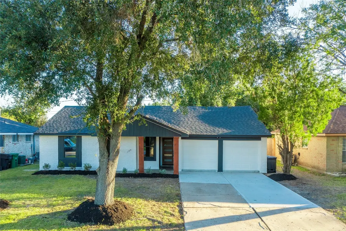 10907 Sharpview Drive, Houston, TX 77072 - Image #1