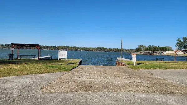 13151 S Lee Shore Dr, Willis, TX 77318