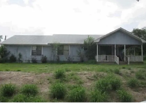 1603 Hackberry Street, Three Rivers, TX 78071