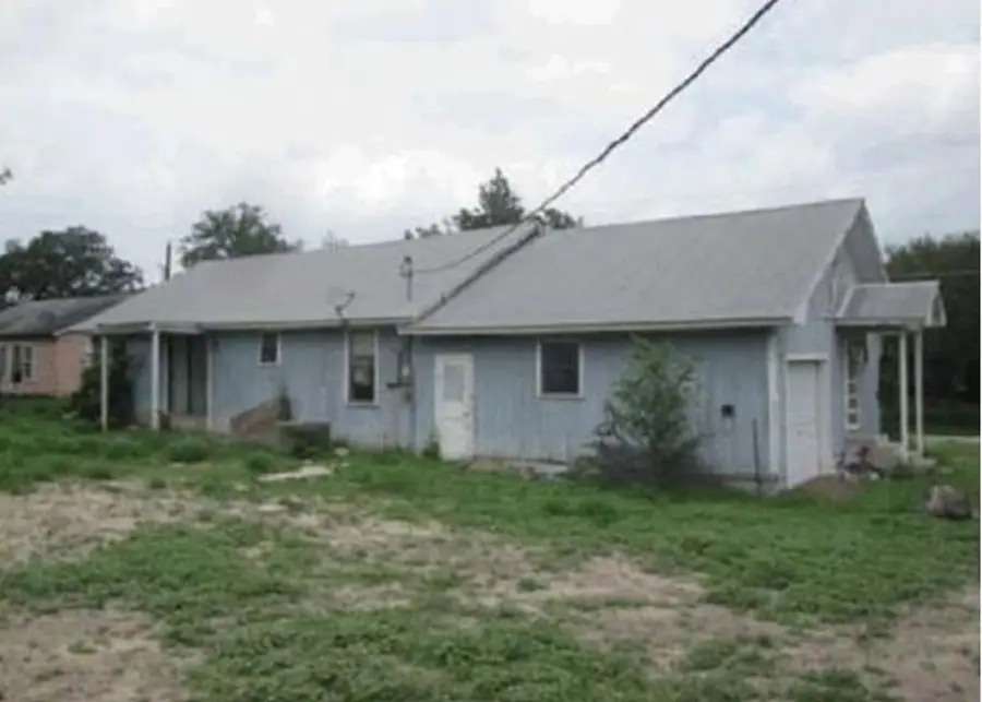 1603 Hackberry Street, Three Rivers, TX 78071 - #2