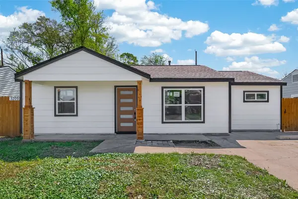 3209 Mccrarey Drive, Houston, TX 77088