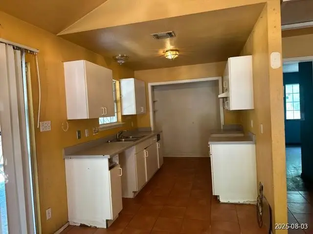 324 Groff Avenue, San Antonio, TX 78237 - Image #1