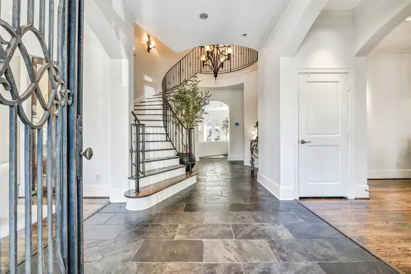 30 Hackberry Lane #A, Houston, TX 77027