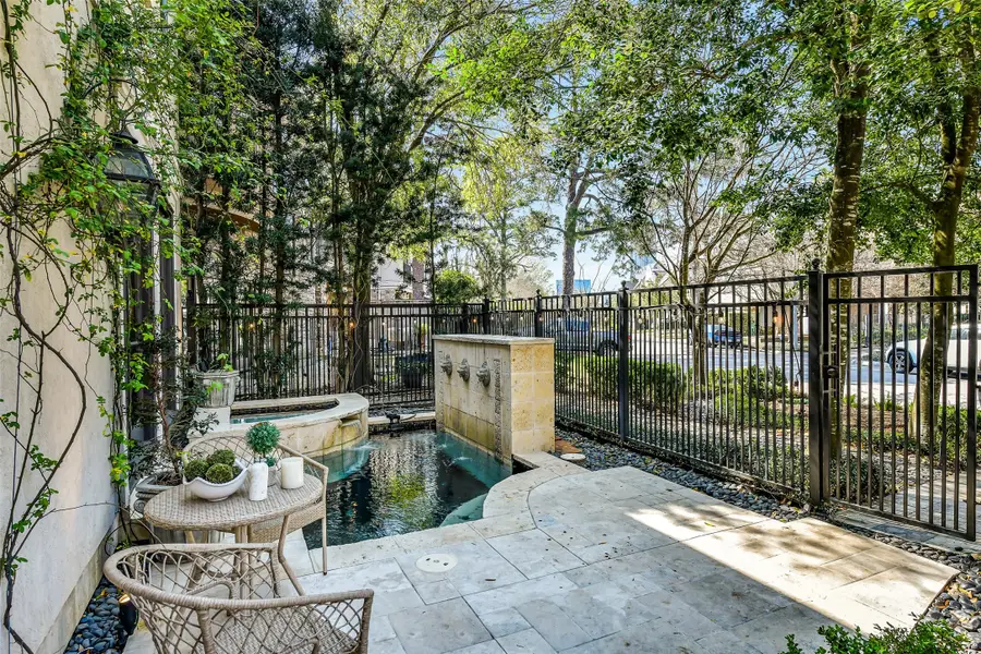 30 Hackberry Lane #A, Houston, TX 77027 - #2