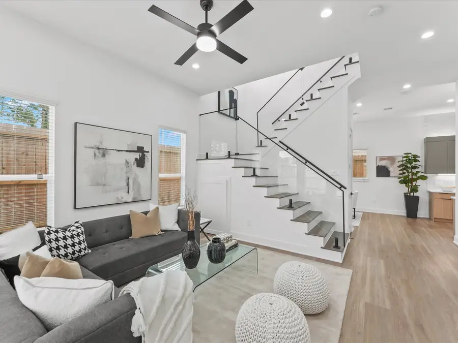 2588 W Tidwell Road, Houston, TX 77091 - Image #2