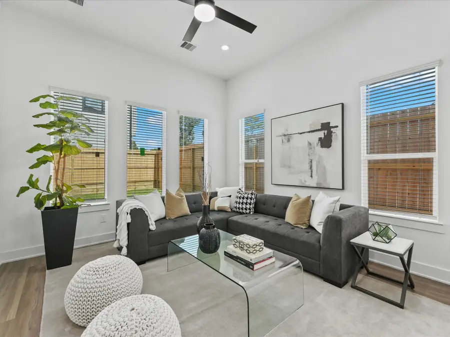 2588 W Tidwell Road, Houston, TX 77091 - Image #3