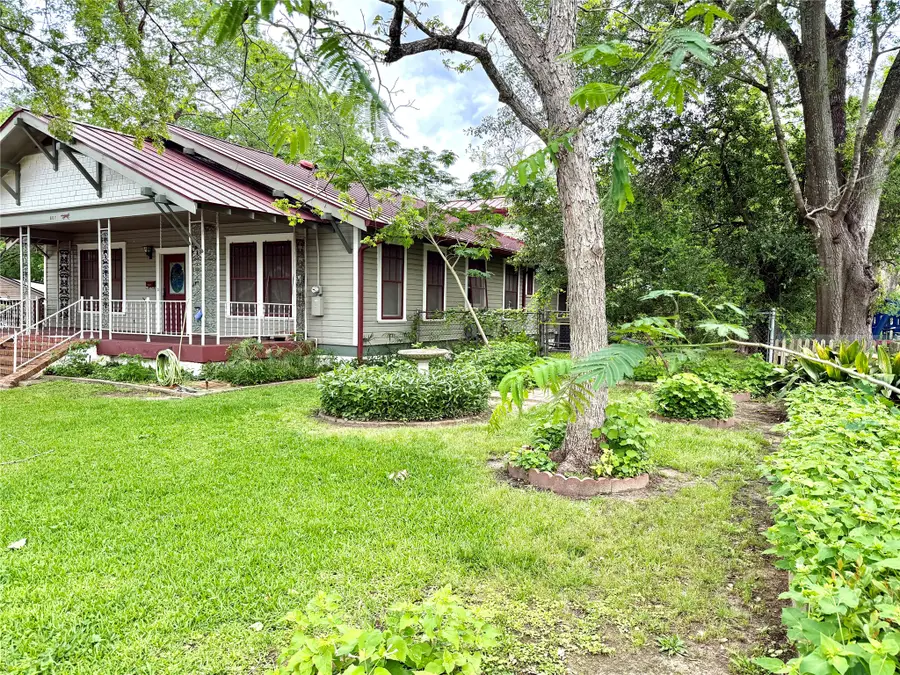 607 W Fox Street, Caldwell, TX 77836 - #3