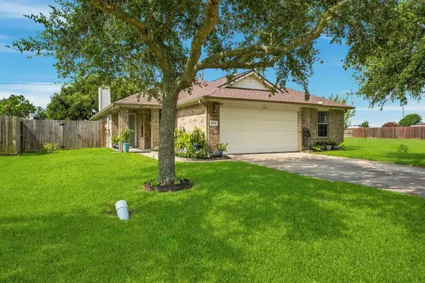 3204 Meadow Bay Lane, Dickinson, TX 77539