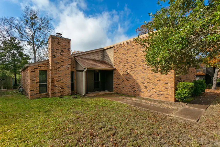 3024 Westwood Main Drive, Bryan, TX 77807 - Image #2