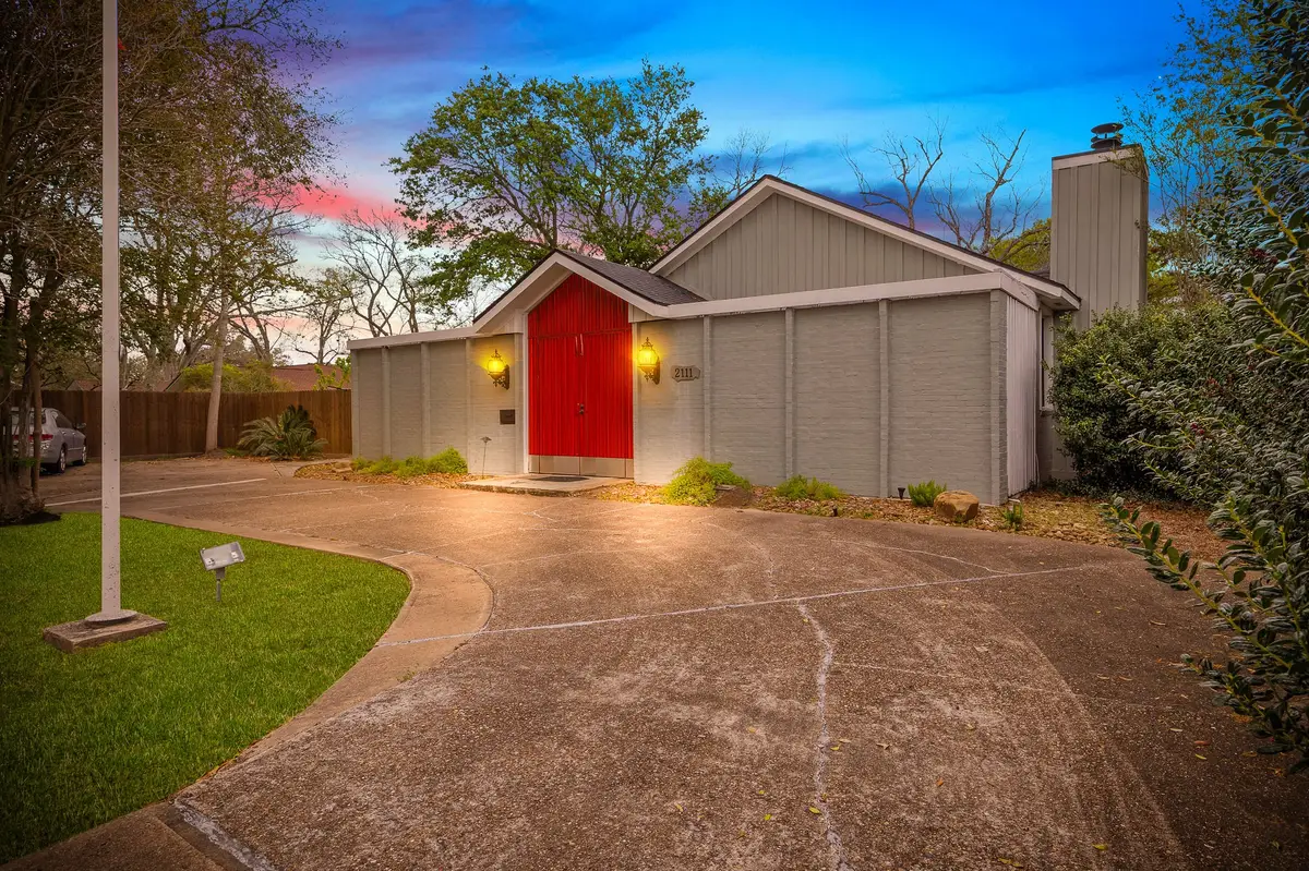 2111 N Galveston Avenue, Pearland, TX 77581 - #1