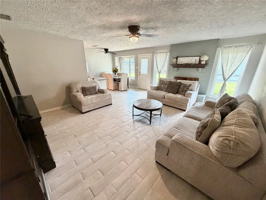10 Lobo Court, Angleton, TX 77515 - #3
