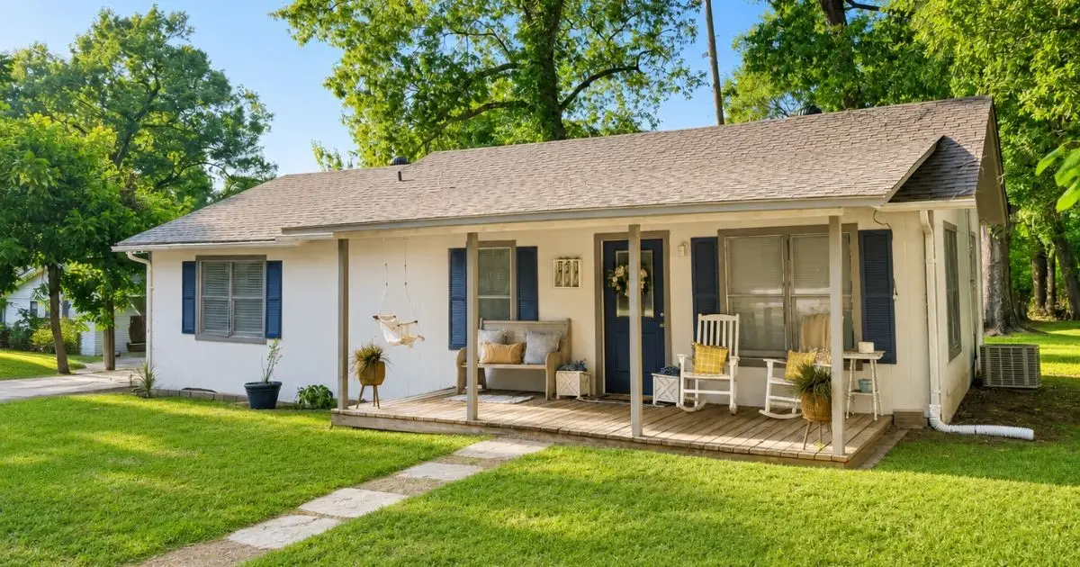 211 E Yell Street, Livingston, TX 77351 - #1