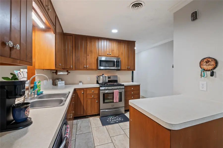 1803 Edgehill Road, Pasadena, TX 77502 - #2