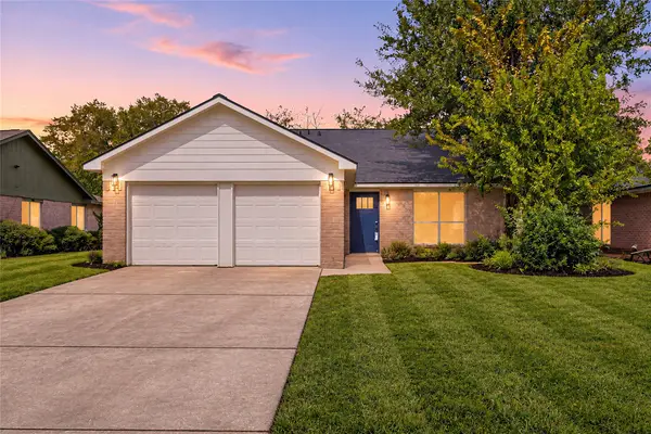 6614 Villarreal Drive, Houston, TX 77489