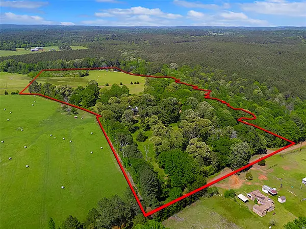 195 Parrish Barrett Circle, Bronson, TX 75930