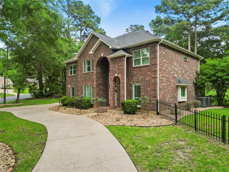 300 Broadmoor Drive, Huntsville, TX 77340 - Image #2