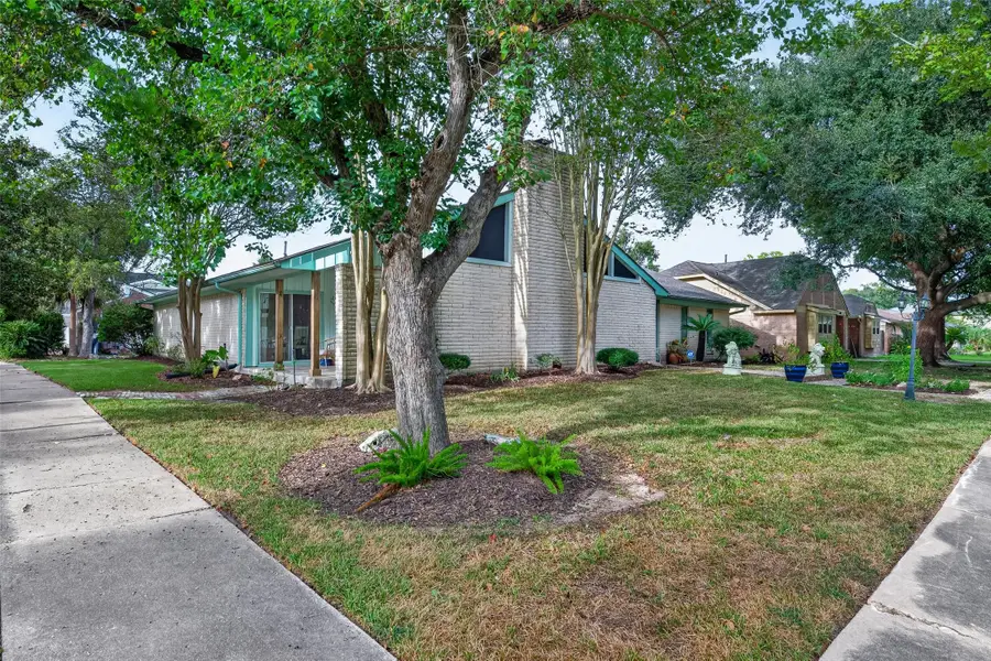 16403 Glenshannon Drive, Houston, TX 77059 - #2