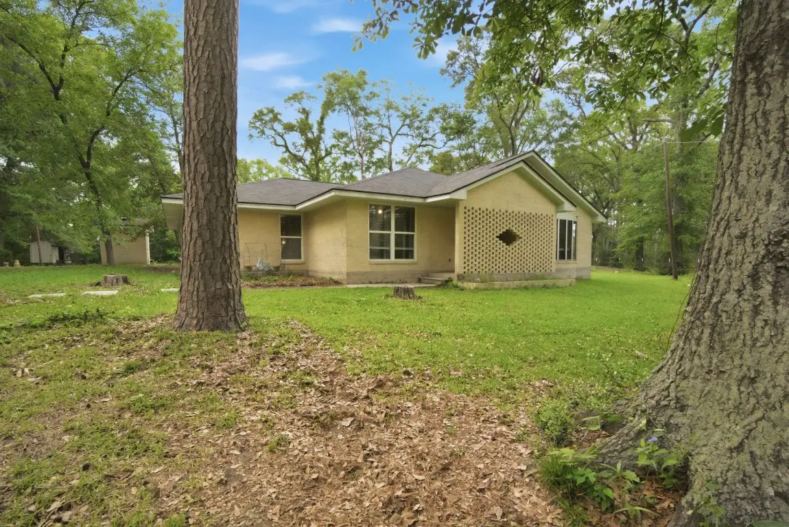 6161 Woodland Lakes Loop, Willis, TX 77378 - #1