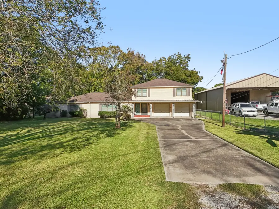 4733 Oleander Street, Bacliff, TX 77518 - Image #2
