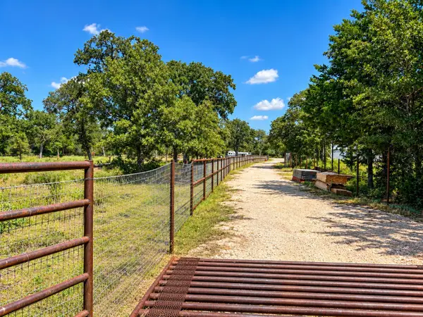 1673 Lange Road, Ledbetter, TX 78946