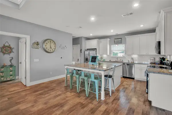 955 Driftwood Drive, Crystal Beach, TX 77650