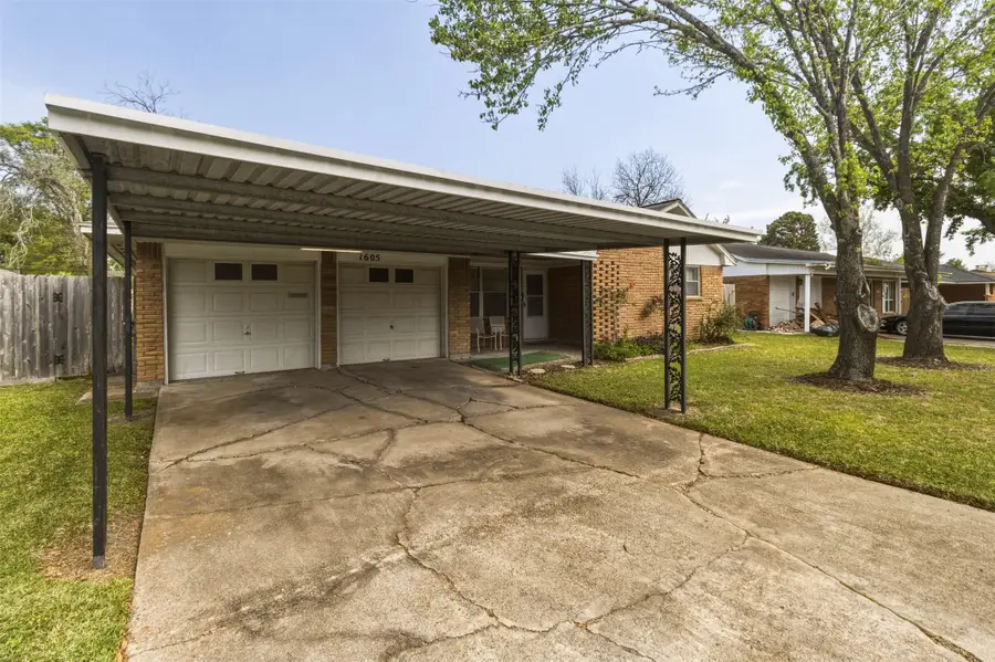 1605 Marlock Ln, Pasadena, TX 77502 - #2