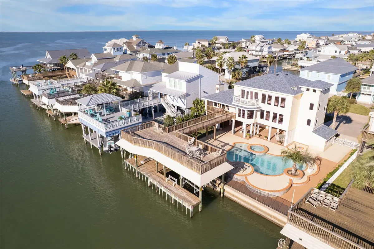 3730 Nueces, Galveston, TX 77554 - #1