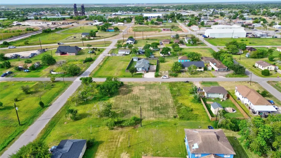 512 S Avenue G, Freeport, TX 77541 - #3