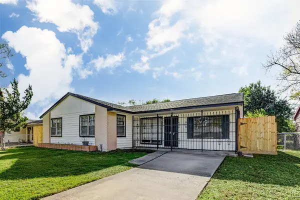 5622 Woodgreen Street, Houston, TX 77033