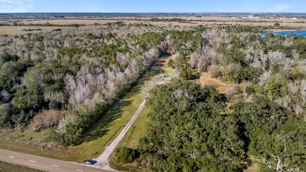 33349 Interstate 10, Anahuac, TX 77514