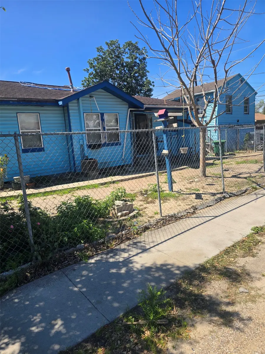 302 S 72nd Street, Houston, TX 77011 - #2