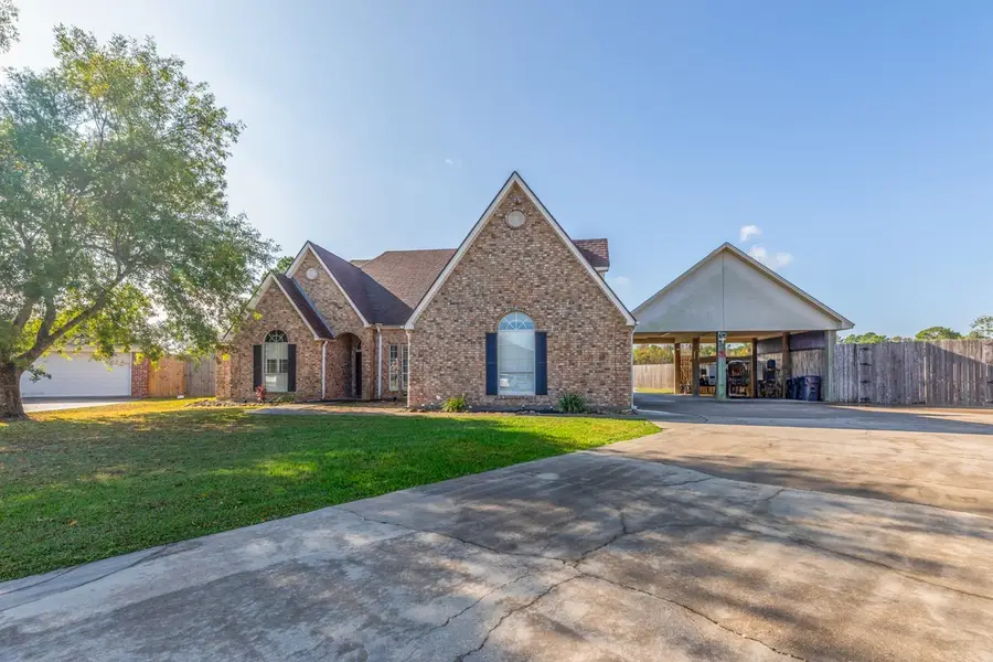665 Winchester Drive, Bridge City, TX 77611 - Image #2