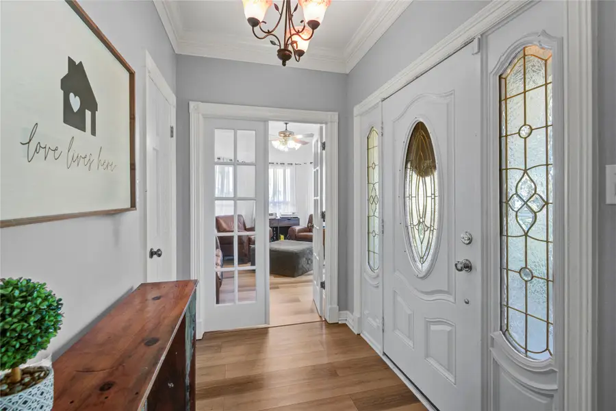 203 Teakwood Street, Lake Jackson, TX 77566 - Image #2