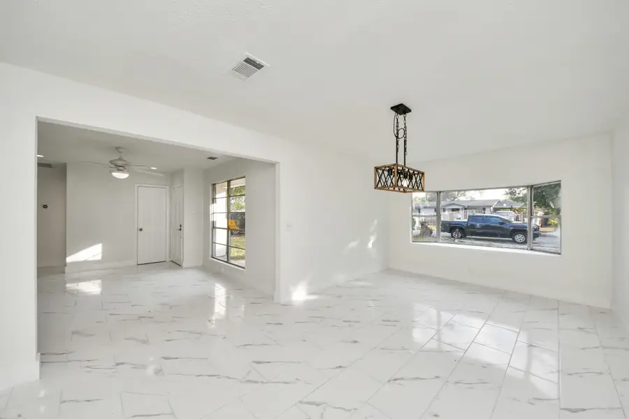 2926 Knotty Oaks Trl Trail, Houston, TX 77045 - Image #3