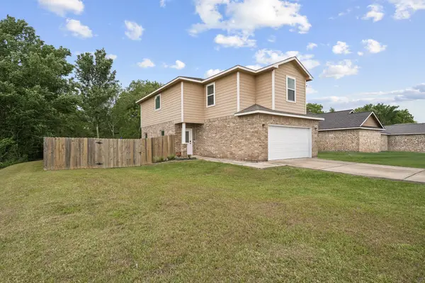 6101 Fox Ridge Drive, Angleton, TX 77515