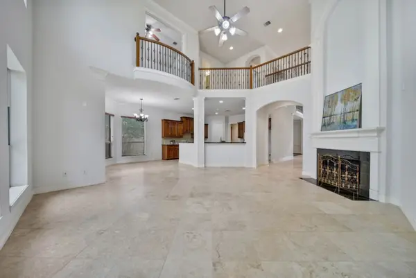 6811 Colonade Trail, Sugar Land, TX 77479