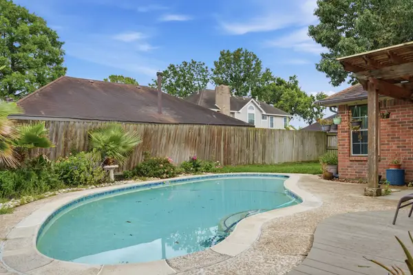 2004 Landing Boulevard, League City, TX 77573
