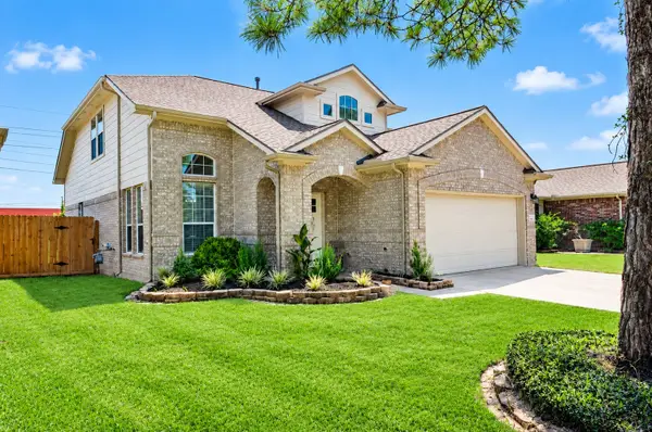 2214 Sterling Oaks Drive, Rosharon, TX 77583