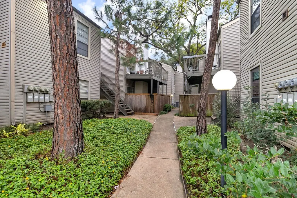 9707 Richmond Avenue #31, Houston, TX 77042 - Image #1