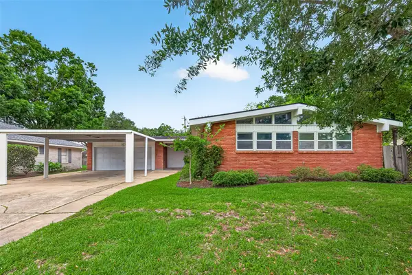 5422 Hummingbird Street, Houston, TX 77096