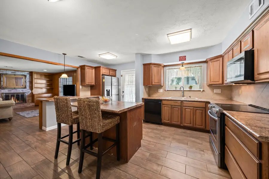 2142 Parkdale Drive, Houston, TX 77339 - #2