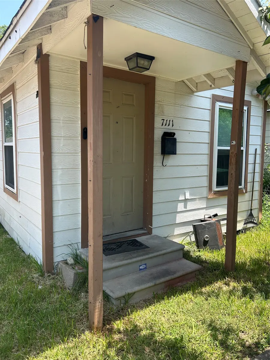 7111 Avenue O, Houston, TX 77011 - #2