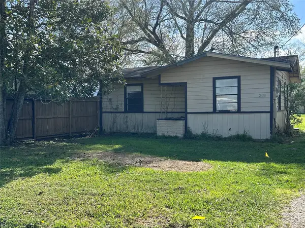 208 S Colbert Street, Dayton, TX 77535