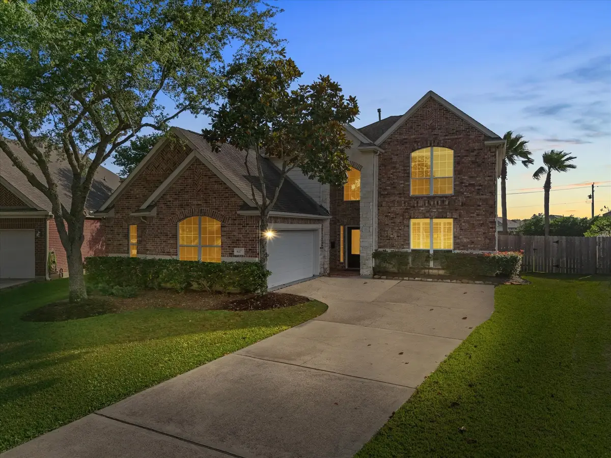 617 Forest Village, La Marque, TX 77568 - Image #1