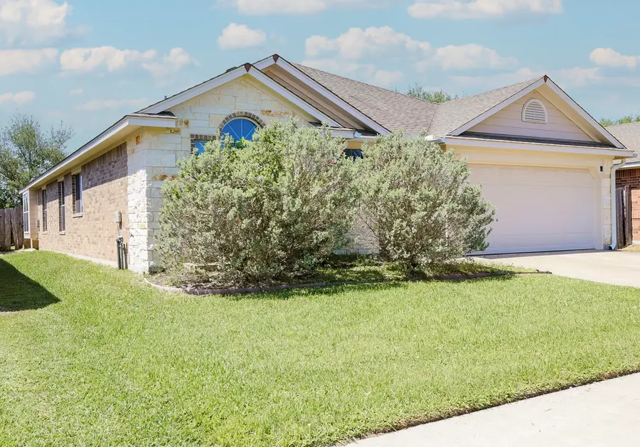 319 Silverado Trail, Victoria, TX 77901 - Image #2