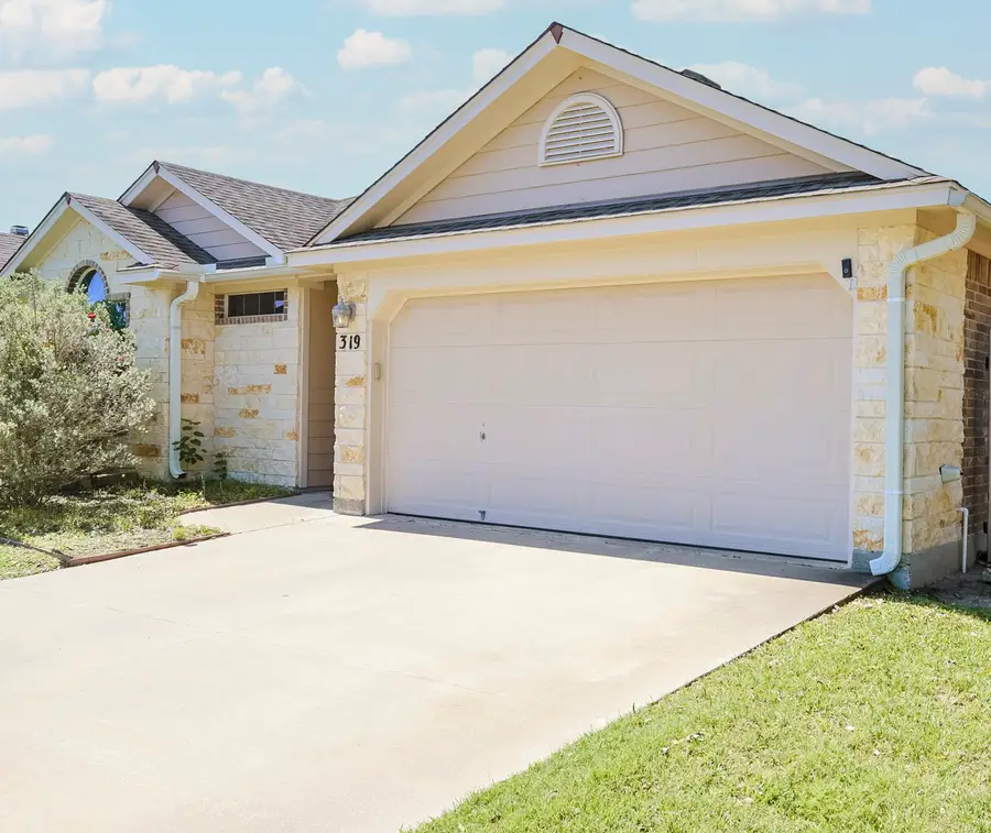 319 Silverado Trail, Victoria, TX 77901 - Image #3