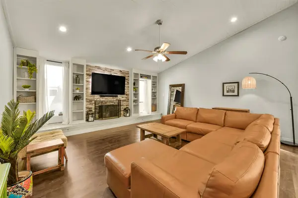 15719 Stonehaven Drive, Houston, TX 77059