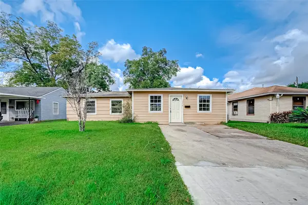 7946 Jutland Road, Houston, TX 77033