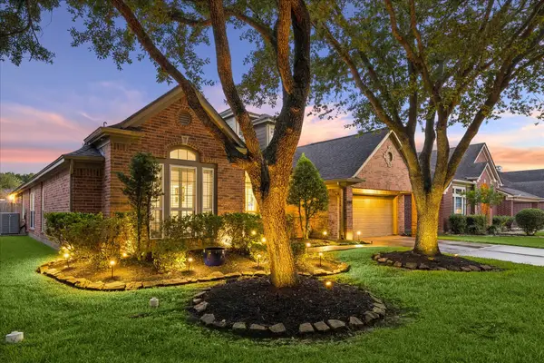 3114 Red Maple Drive, Friendswood, TX 77546